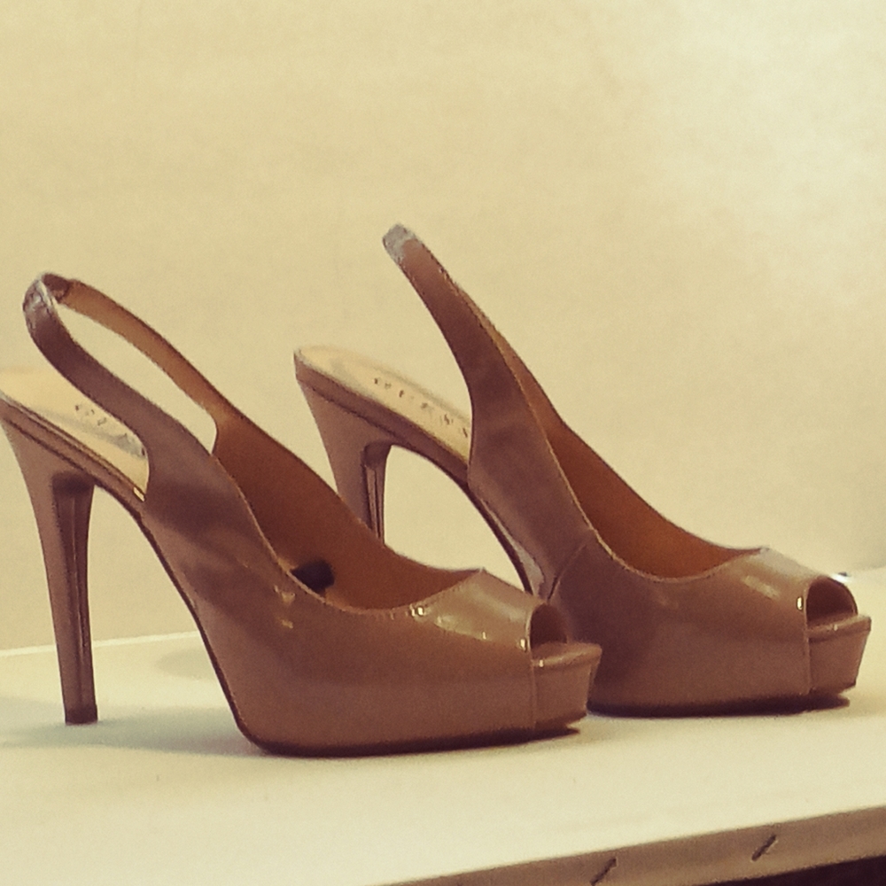 guess los angeles light brown open toe heels